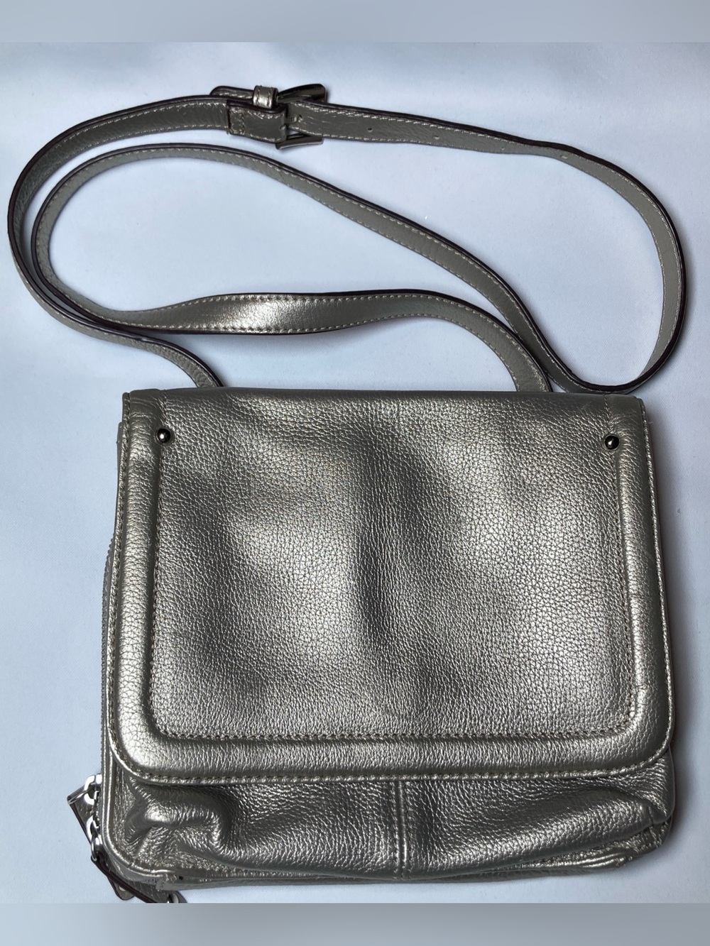 VTG Clarks Metallic Pewter Grained Leather Crossbody Bag Party Festival Glam